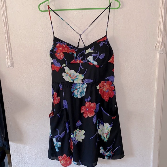 American Eagle Outfitters Dresses & Skirts - American Eagle shirred back strappy mini dress